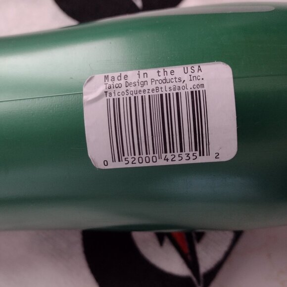 New with Tags BPA Free Gatorade Squeeze Bottle and Gatorade Towel - Picture 12 of 12